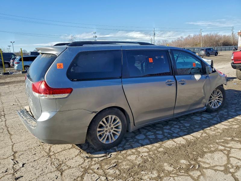 95147905 :رقم المزاد ، 5TDYK3DC7DS356550 vin ، 2013 Toyota Sienna مزاد بيع