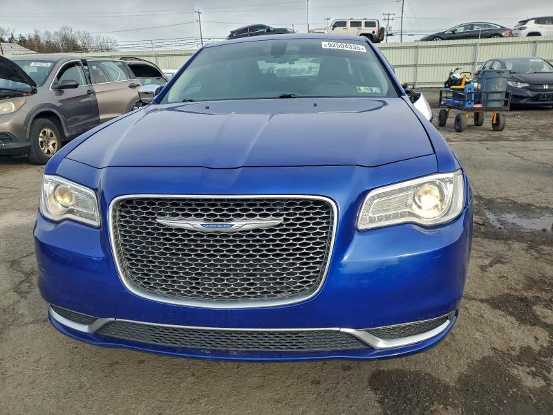 92504335 :رقم المزاد ، 2C3CCAAG7JH308810 vin ، 2018 Chrysler 300 مزاد بيع