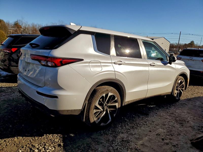 Продаж на аукціоні авто 2022 Mitsubishi Outlander, vin: JA4J4TA87NZ019883, номер лоту: 97446165