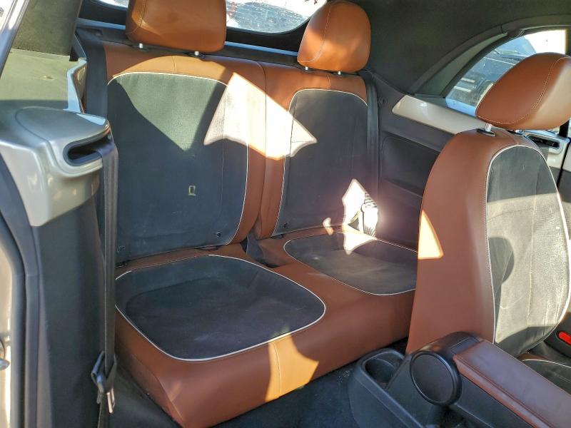 94696545 :رقم المزاد ، 3VW517AT8FM808362 vin ، 2015 Volkswagen Beetle 1.8 مزاد بيع
