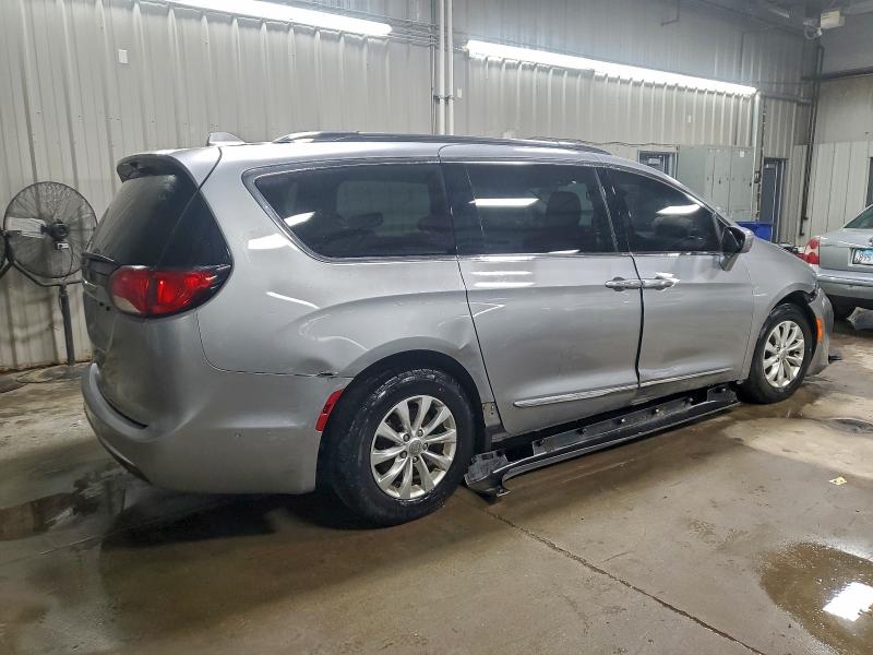 Продажа на аукционе авто 2019 Chrysler Pacifica T, vin: 2C4RC1BG5KR588940, номер лота: 99105215