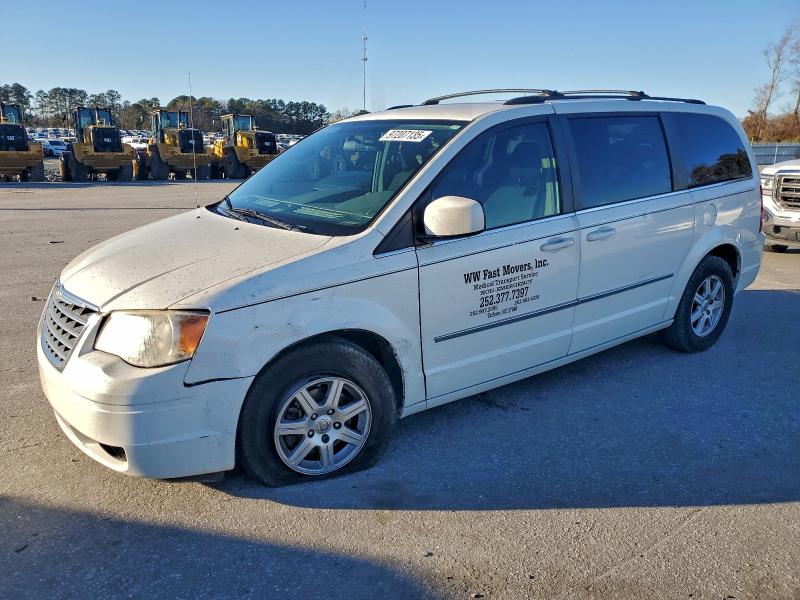 Продажа на аукционе авто 2010 Chrysler Town & Cou, vin: 2A4RR5D14AR305595, номер лота: 97207135