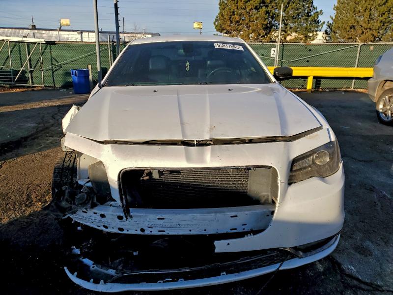2015 Chrysler 300 მანქანა იყიდება აუქციონზე, vin: 2C3CCABGXFH922594, აუქციონის ნომერი: 48277376