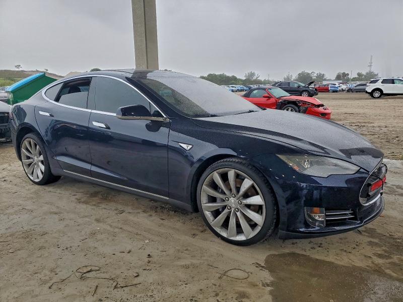 Продажа на аукционе авто 2014 Tesla Model S, vin: 5YJSA1H18EFP52398, номер лота: 96067275