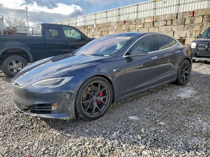 59280696 :رقم المزاد ، 5YJSA1E28HF198670 vin ، 2017 Tesla Model S مزاد بيع
