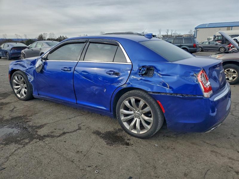 92504335 :رقم المزاد ، 2C3CCAAG7JH308810 vin ، 2018 Chrysler 300 مزاد بيع