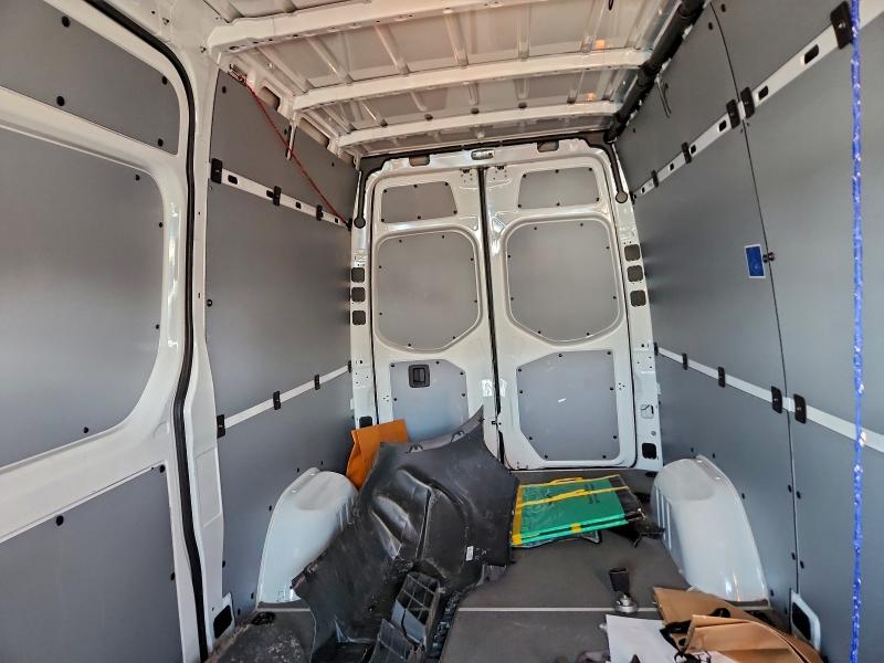 46403556 :رقم المزاد ، W1Y70BGY1PT127933 vin ، 2023 Mercedes-benz Sprinter مزاد بيع