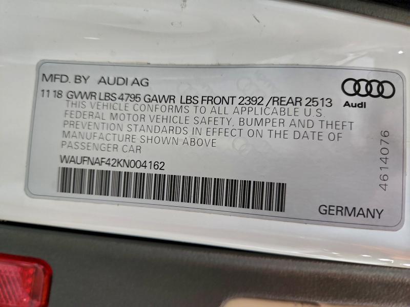 Продаж на аукціоні авто 2019 Audi A4 Prestig, vin: WAUFNAF42KN004162, номер лоту: 99273045
