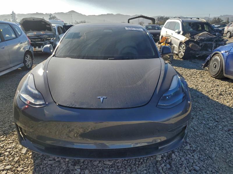 Продажа на аукционе авто 2022 Tesla Model 3, vin: 5YJ3E1EC7NF363833, номер лота: 95941895