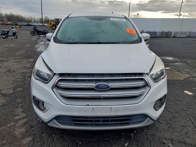 Продажа на аукционе авто 2019 Ford Escape Se, vin: 1FMCU0GD7KUB07399, номер лота: 97510385