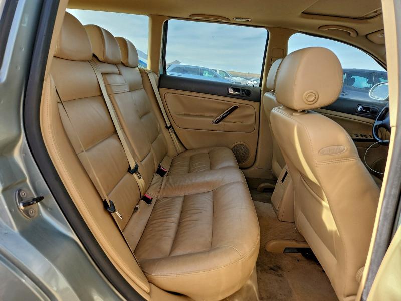 95780055 :رقم المزاد ، WVWYU63B15E106877 vin ، 2005 Volkswagen Passat مزاد بيع