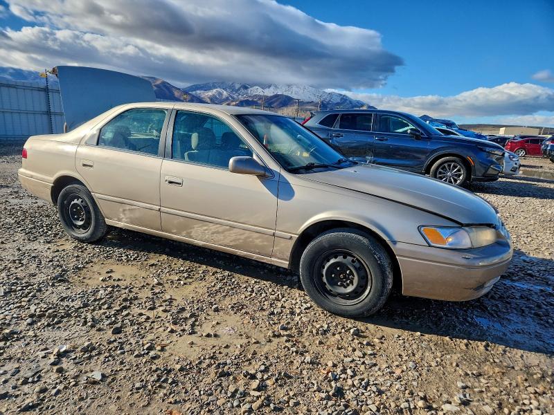 59718806 :رقم المزاد ، JT2BG22K4X0268373 vin ، 1999 Toyota Camry مزاد بيع