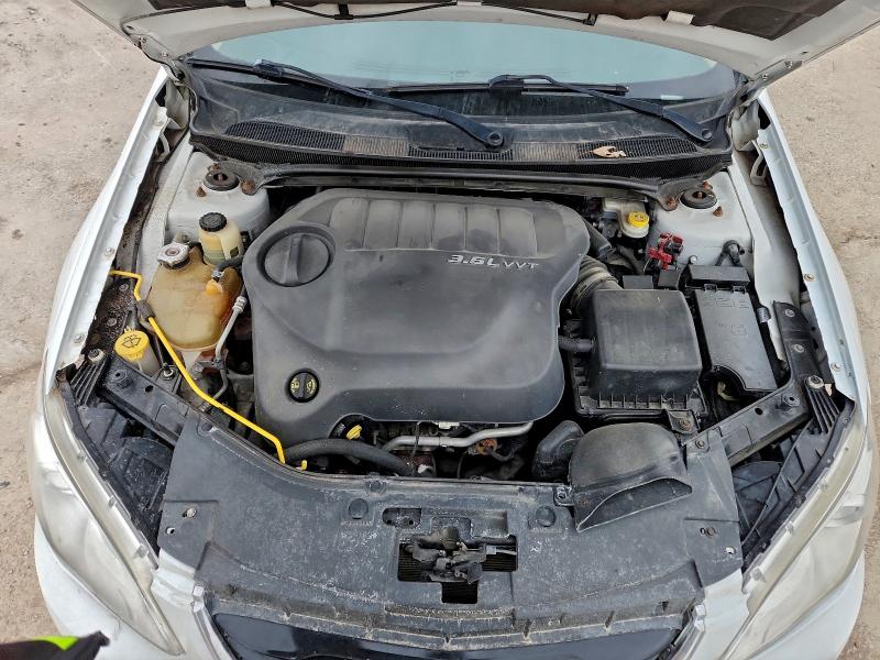97876685 :رقم المزاد ، 1C3CCBCGXDN555429 vin ، 2013 Chrysler 200 مزاد بيع