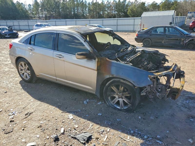 2013 Chrysler 200 მანქანა იყიდება აუქციონზე, vin: 1C3CCBAB3DN715092, აუქციონის ნომერი: 45946786