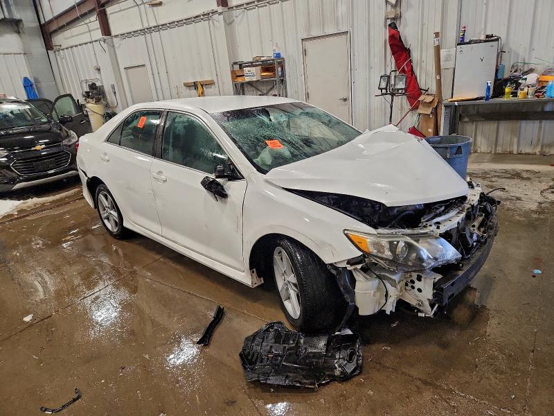 96669945 :رقم المزاد ، 4T1BF1FK1EU325600 vin ، 2014 Toyota Camry مزاد بيع