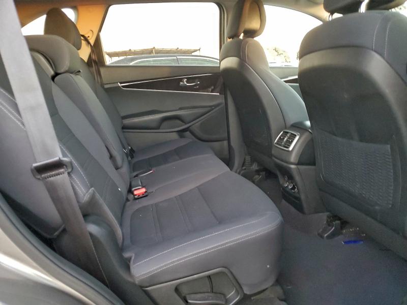 97612155 :رقم المزاد ، 5XYPG4A37GG077365 vin ، 2016 Kia Sorento مزاد بيع