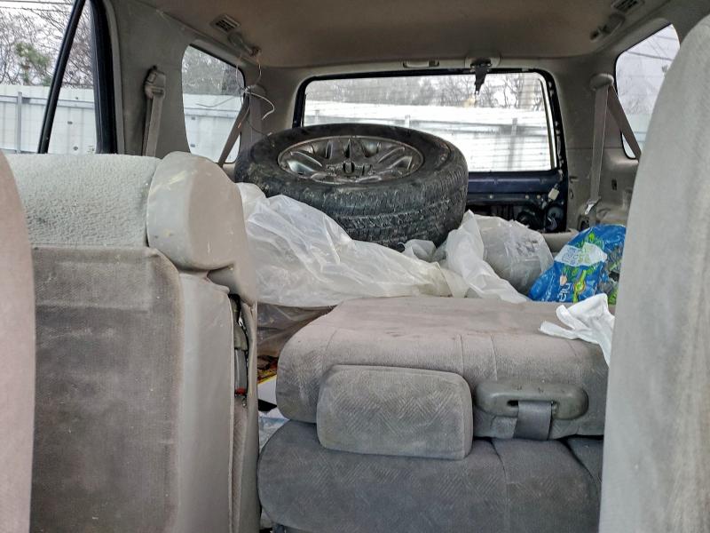 2003 Toyota Sequoia Sr მანქანა იყიდება აუქციონზე, vin: 5TDBT44AX3S150841, აუქციონის ნომერი: 97600885