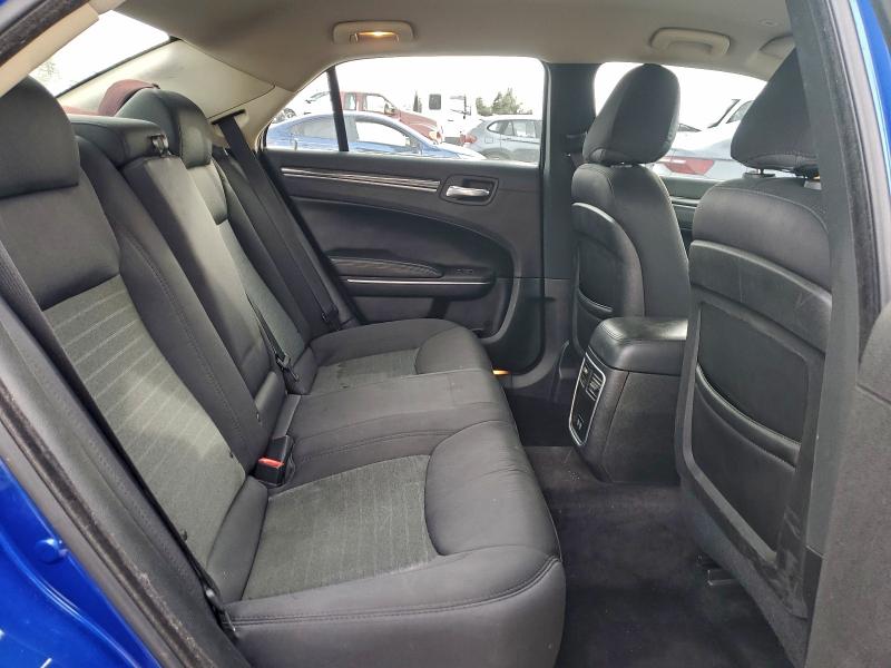 92504335 :رقم المزاد ، 2C3CCAAG7JH308810 vin ، 2018 Chrysler 300 مزاد بيع