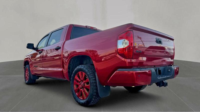 95033875 :رقم المزاد ، 5TFHY5F11JX739475 vin ، 2018 Toyota Tundra Cre مزاد بيع