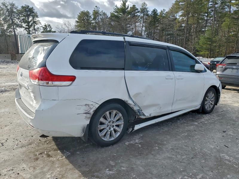 Aukcja sprzedaży 2011 Toyota Sienna Xle, vin: 5TDDK3DC0BS019018, numer aukcji: 98811035