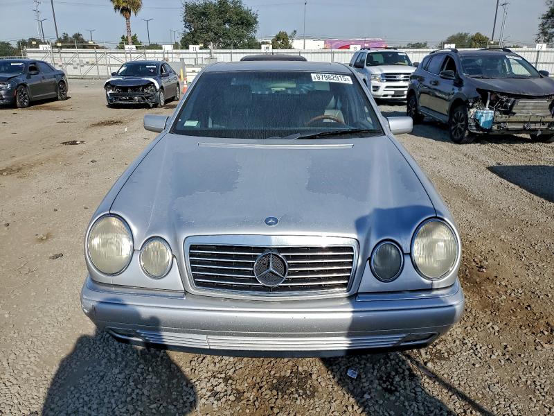 1997 Mercedes-benz E მანქანა იყიდება აუქციონზე, vin: WDBJF55F2VA437656, აუქციონის ნომერი: 97982915