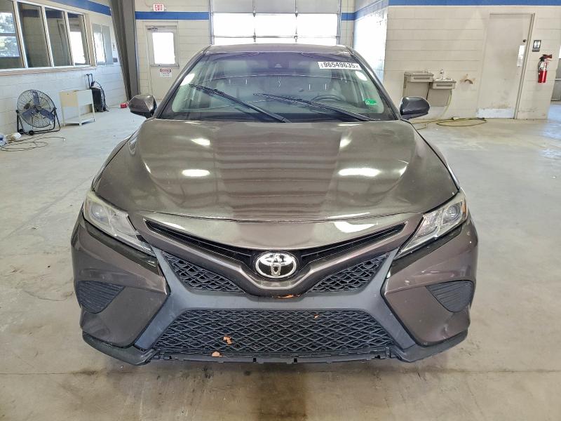 96549635 :رقم المزاد ، 4T1B11HK4KU805492 vin ، 2019 Toyota Camry مزاد بيع