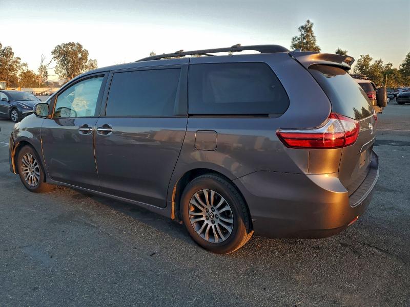 Продаж на аукціоні авто 2018 Toyota Sienna, vin: 5TDYZ3DC9JS914504, номер лоту: 94387455