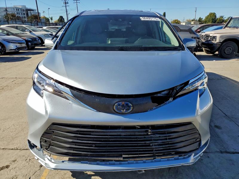 Продажа на аукционе авто 2021 Toyota Sienna Xle, vin: 5TDYRKEC2MS029736, номер лота: 96495115