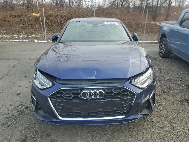 2024 Audi A4 Premium მანქანა იყიდება აუქციონზე, vin: WAUDAAF40RN002715, აუქციონის ნომერი: 96535385