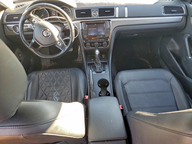 97872145 :رقم المزاد ، 1VWDT7A38HC068726 vin ، 2017 Volkswagen Passat R-l مزاد بيع