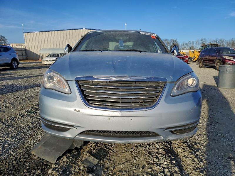 Продажа на аукционе авто 2014 Chrysler 200 Lx, vin: 1C3CCBAB4EN213919, номер лота: 95698495