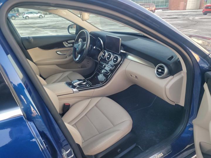 97644325 :رقم المزاد ، 55SWF4KB2JU260741 vin ، 2018 Mercedes-benz C 300 4mat مزاد بيع