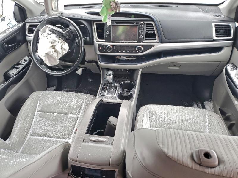 Продажа на аукционе авто 2018 Toyota Highlander, vin: 5TDBZRFH1JS485666, номер лота: 93787925