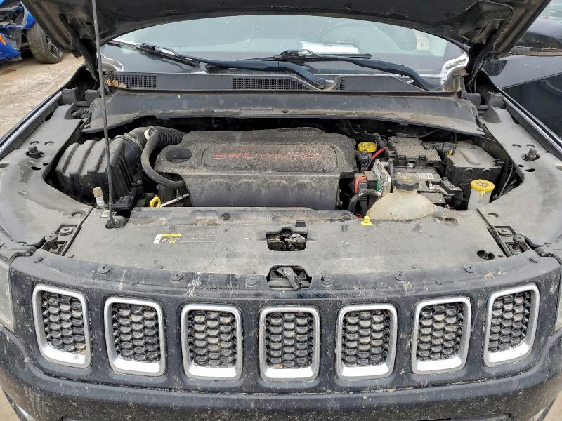 92947385 :رقم المزاد ، 3C4NJDCB0JT252732 vin ، 2018 Jeep Compass مزاد بيع
