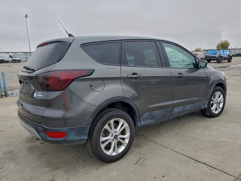 Продажа на аукционе авто 2019 Ford Escape Se, vin: 1FMCU0GD3KUA27033, номер лота: 95458755