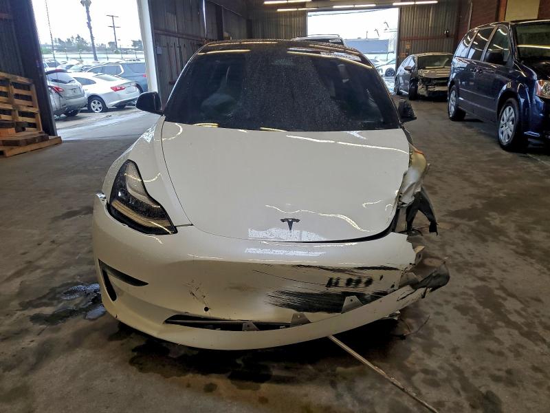 98588725 :رقم المزاد ، 5YJ3E1EB6KF421904 vin ، 2019 Tesla Model 3 مزاد بيع