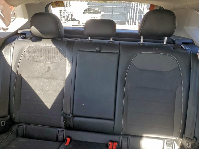 Продаж на аукціоні авто 2022 Volkswagen Taos, vin: 3VVWX7B24NM039791, номер лоту: 97098525