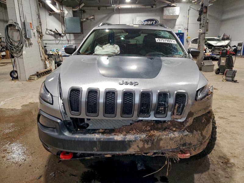 97579095 :رقم المزاد ، 1C4PJMBS5HW639405 vin ، 2017 Jeep Cherokee T مزاد بيع