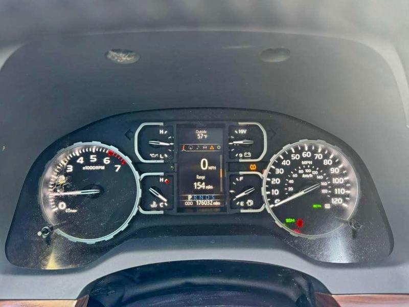 95033875 :رقم المزاد ، 5TFHY5F11JX739475 vin ، 2018 Toyota Tundra Cre مزاد بيع