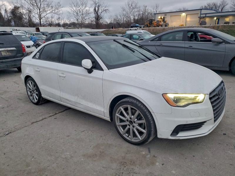 Продажа на аукционе авто 2016 Audi A3, vin: WAUB8GFFXG1055675, номер лота: 95569165
