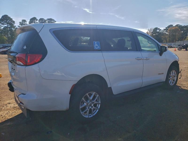 95760275 :رقم المزاد ، 2C4RC1CG9NR172103 vin ، 2022 Chrysler Voyager مزاد بيع