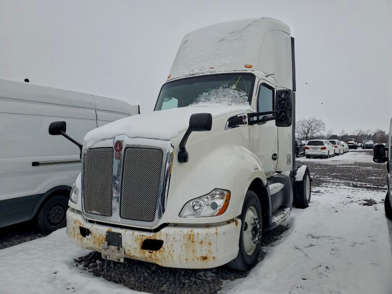 86329625 :رقم المزاد ، 1XKYA48X2GJ496713 vin ، 2016 Kenworth Constructi مزاد بيع