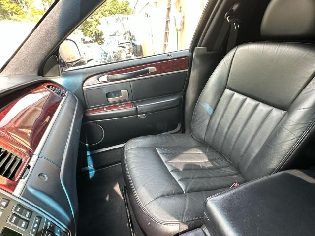 Aukcja sprzedaży 2005 Lincoln Town Car E, vin: 1L1FM88W85Y654529, numer aukcji: 99240485
