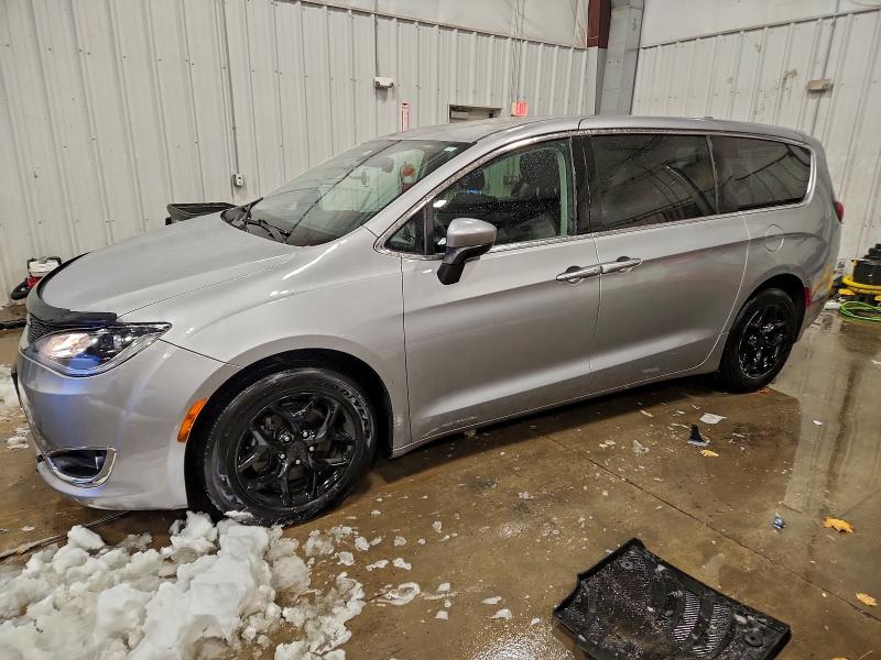 95478085 :رقم المزاد ، 2C4RC1BG2HR795987 vin ، 2017 Chrysler Pacifica مزاد بيع