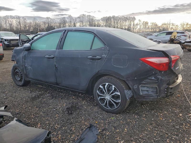 95655255 :رقم المزاد ، 5YFBURHE1JP760155 vin ، 2018 Toyota Corolla مزاد بيع