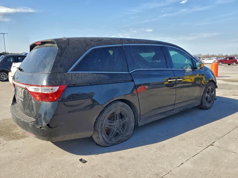 97051185 :رقم المزاد ، 5FNRL5H97BB028932 vin ، 2011 Honda Odyssey مزاد بيع