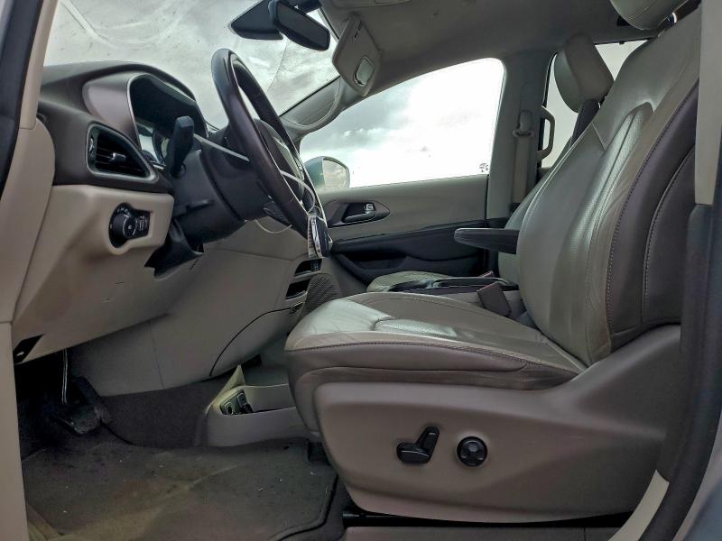 95419845 :رقم المزاد ، 2C4RC1BG1KR561217 vin ، 2019 Chrysler Pacifica مزاد بيع