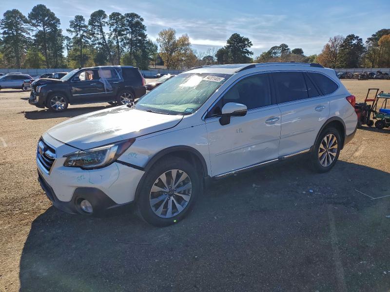 94221405 :رقم المزاد ، 4S4BSETC9J3376407 vin ، 2018 Subaru Outback مزاد بيع