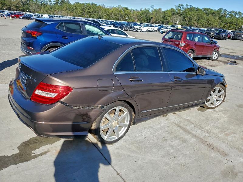 2013 Mercedes-benz C მანქანა იყიდება აუქციონზე, vin: WDDGF4HB0DR264367, აუქციონის ნომერი: 96173885