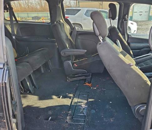 2015 Dodge Grand Caravan მანქანა იყიდება აუქციონზე, vin: 2C4RDGBG8FR593216, აუქციონის ნომერი: 95931885